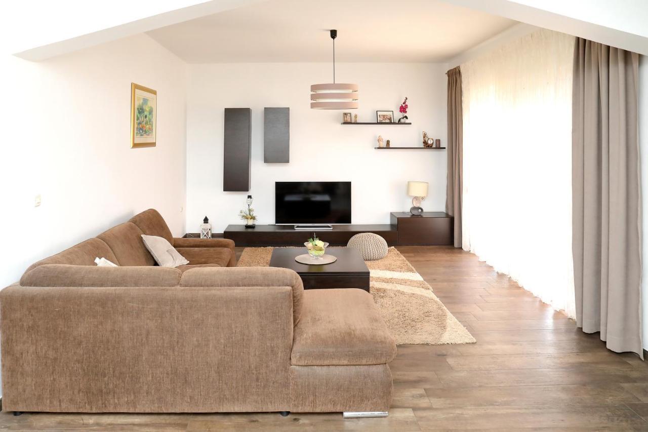 ביבינייה Apartments Adrian מראה חיצוני תמונה